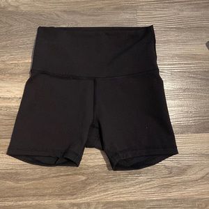 New Lululemon Wunder Train Shorts 4 inch